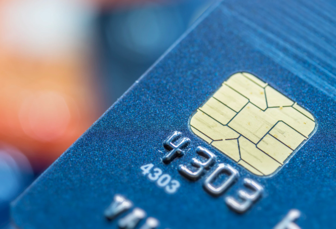 Ngày nay, thẻ chip được sử dụng phổ biến hơn do sự vượt trội hơn so với thẻ từ