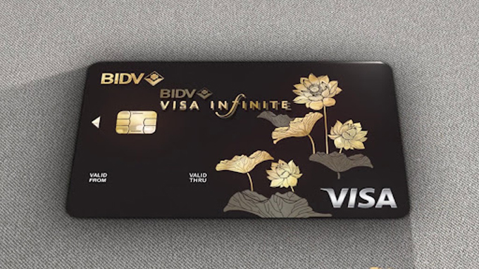 Thẻ Visa là loại thẻ phổ biến mà hầu hết ngân hàng đều phát hành