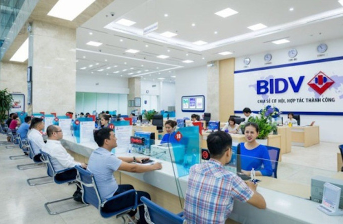 Khi lựa chọn gửi tiết kiệm nhận lãi hàng tháng tại BIDV, quý khách hàng sẽ được đội ngũ nhân viên tại các chi nhánh, phòng giao dịch tư vấn, chăm sóc tận tình.